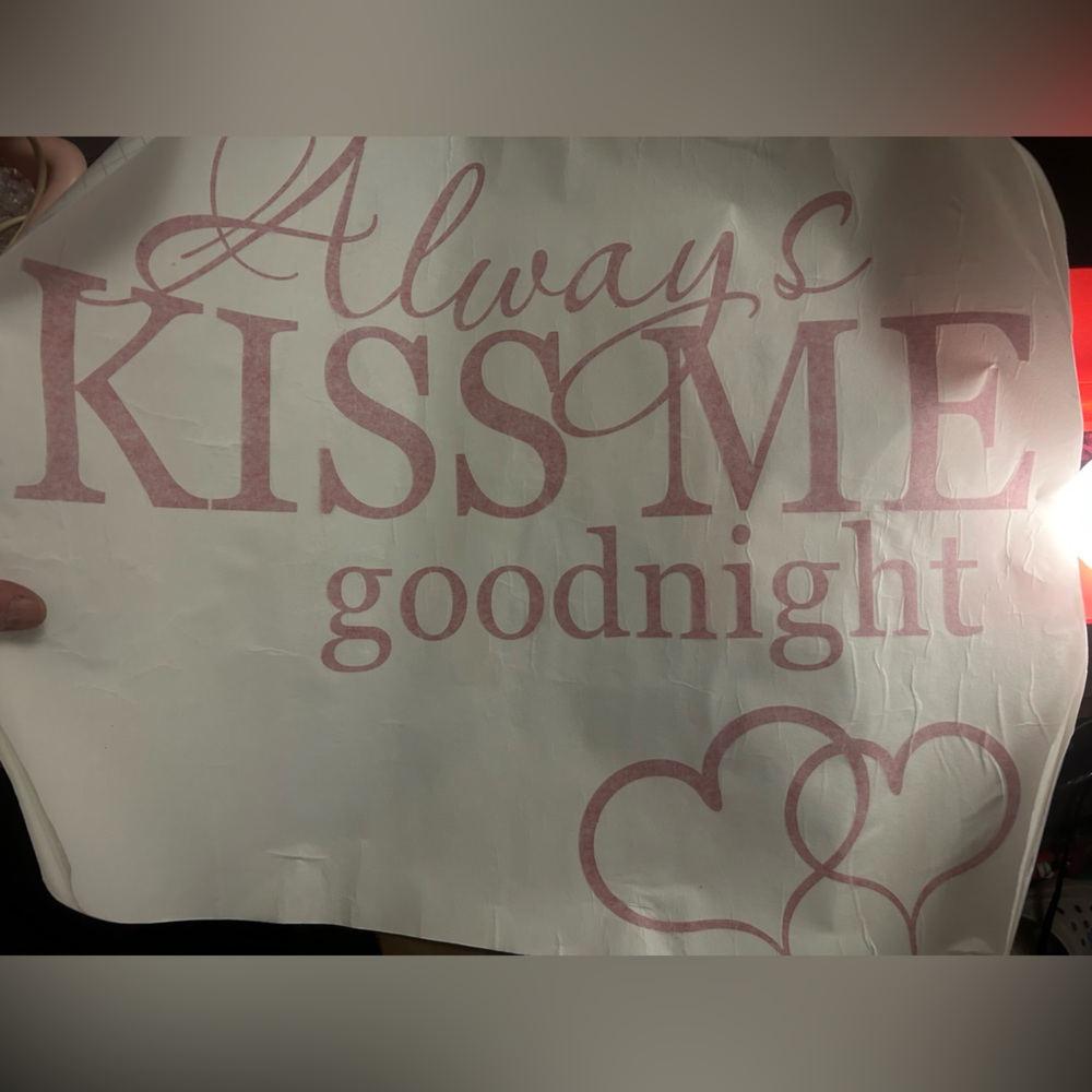 Wallpapher Pink/Red ? Romantic Wall Art